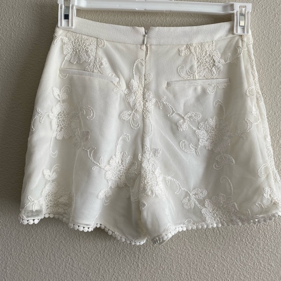 White Zara shorts - Picture 2 of 5